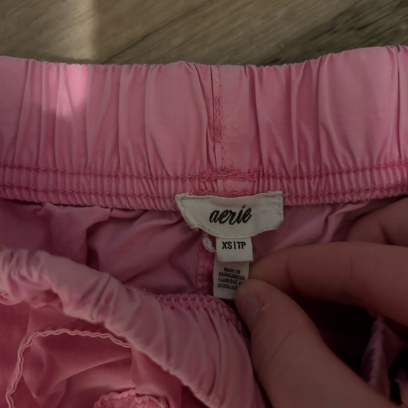 Light pink baggy joggers. Extra small. Hardly worn. They do wrinkle easy. - Picture 2 of 3